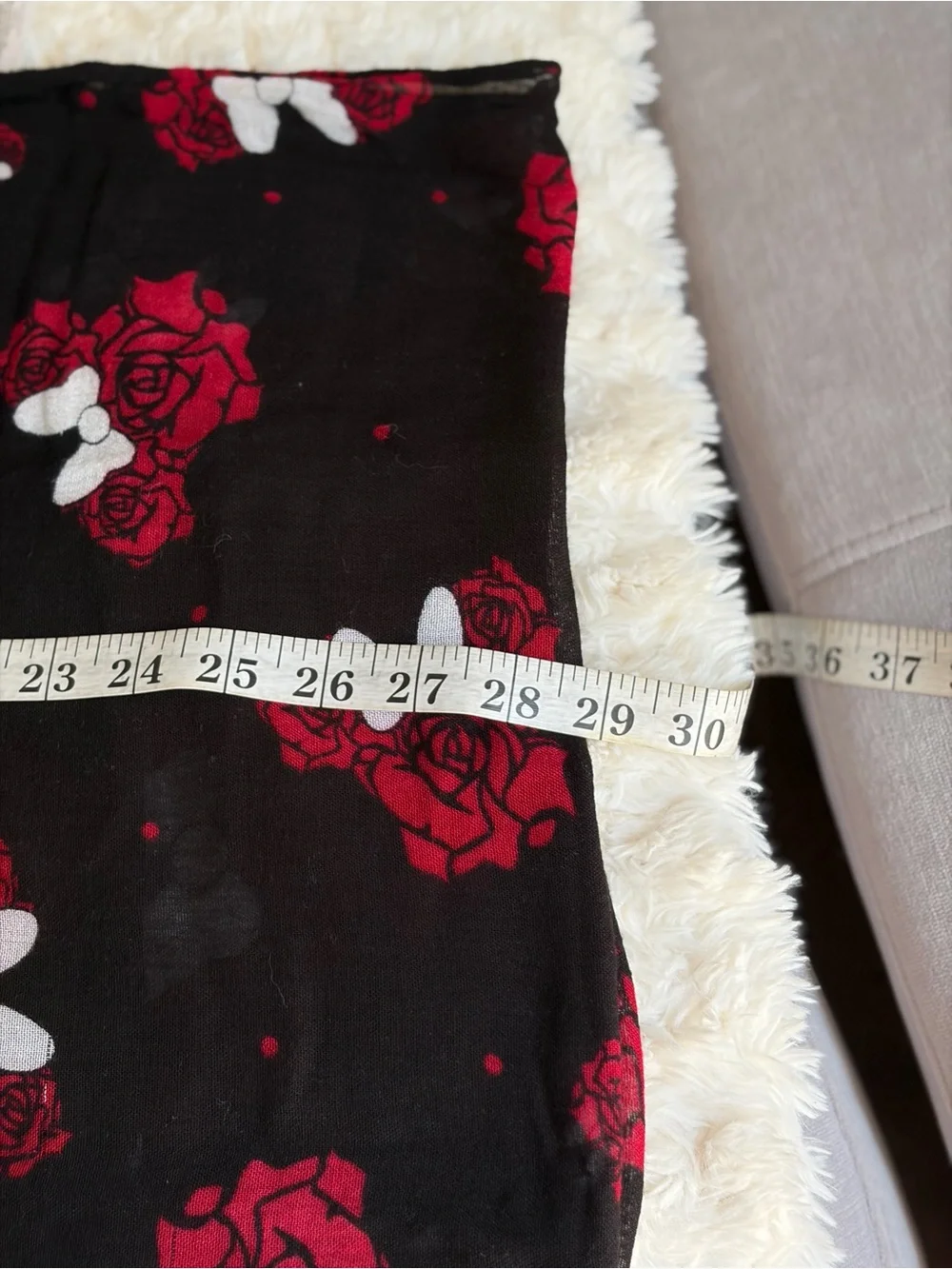 Minnie head infinity scarf, black and red.